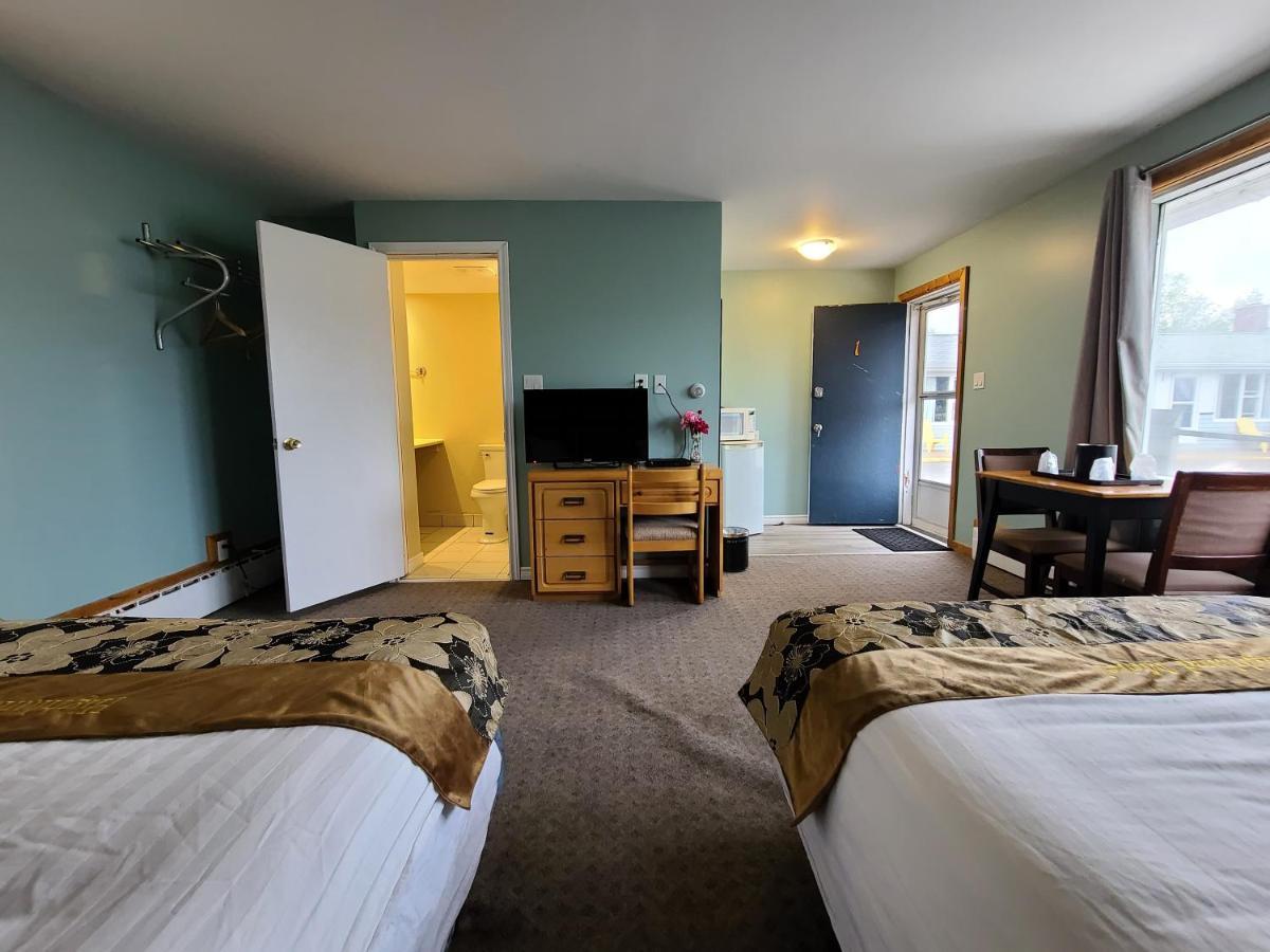 Highland Motel นอร์ทซิดนีย์ ภายนอก รูปภาพ